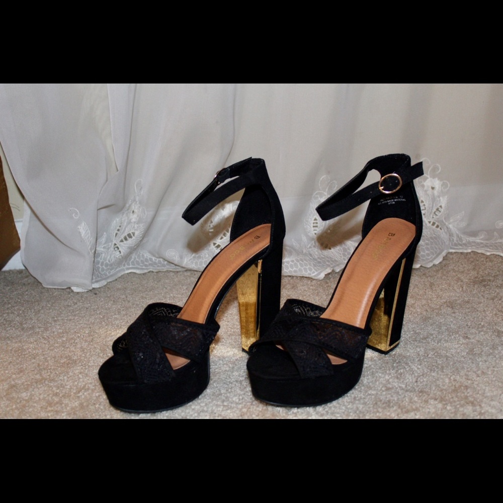 Black platform